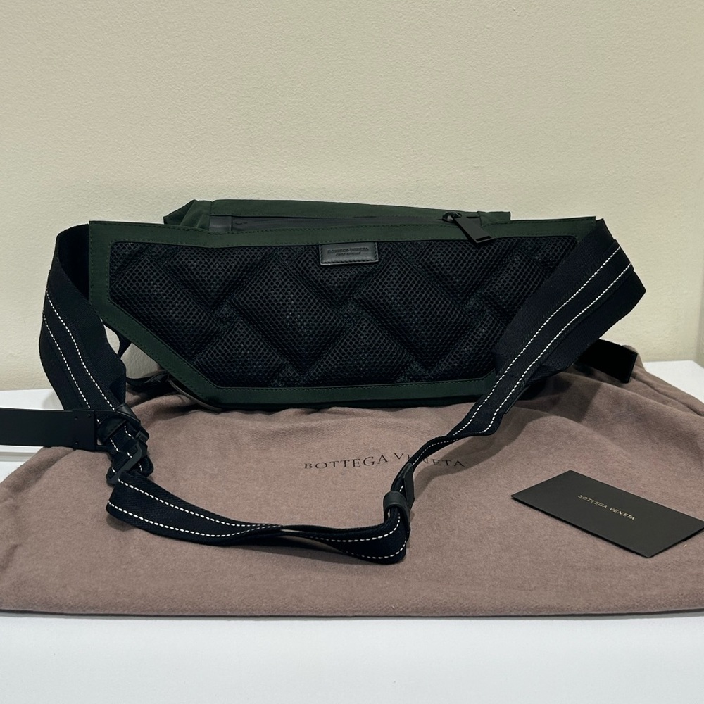 NWT Bottega Veneta Unisex Belt Bag - Picture 4 of 7